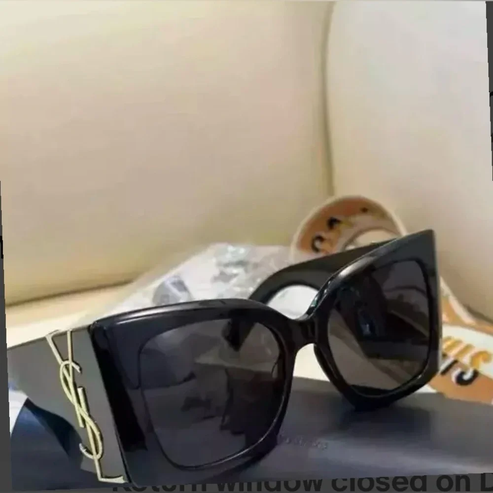 SUNGLASSES SOIRÉE LIVE LISTING
